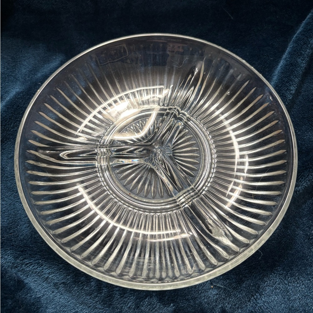 Elegant Clear Glass Serving Bowl